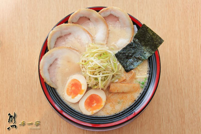 捷運忠孝敦化站排隊美食|屯京拉麵