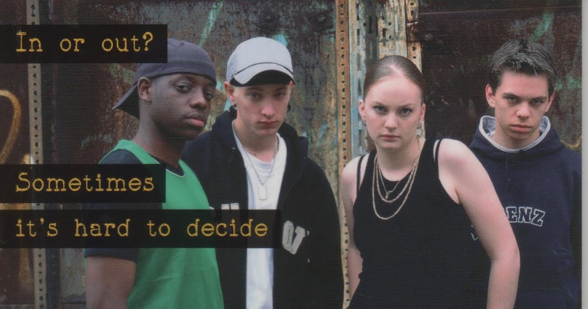 Luna students' room School uniform agree or disagree!?