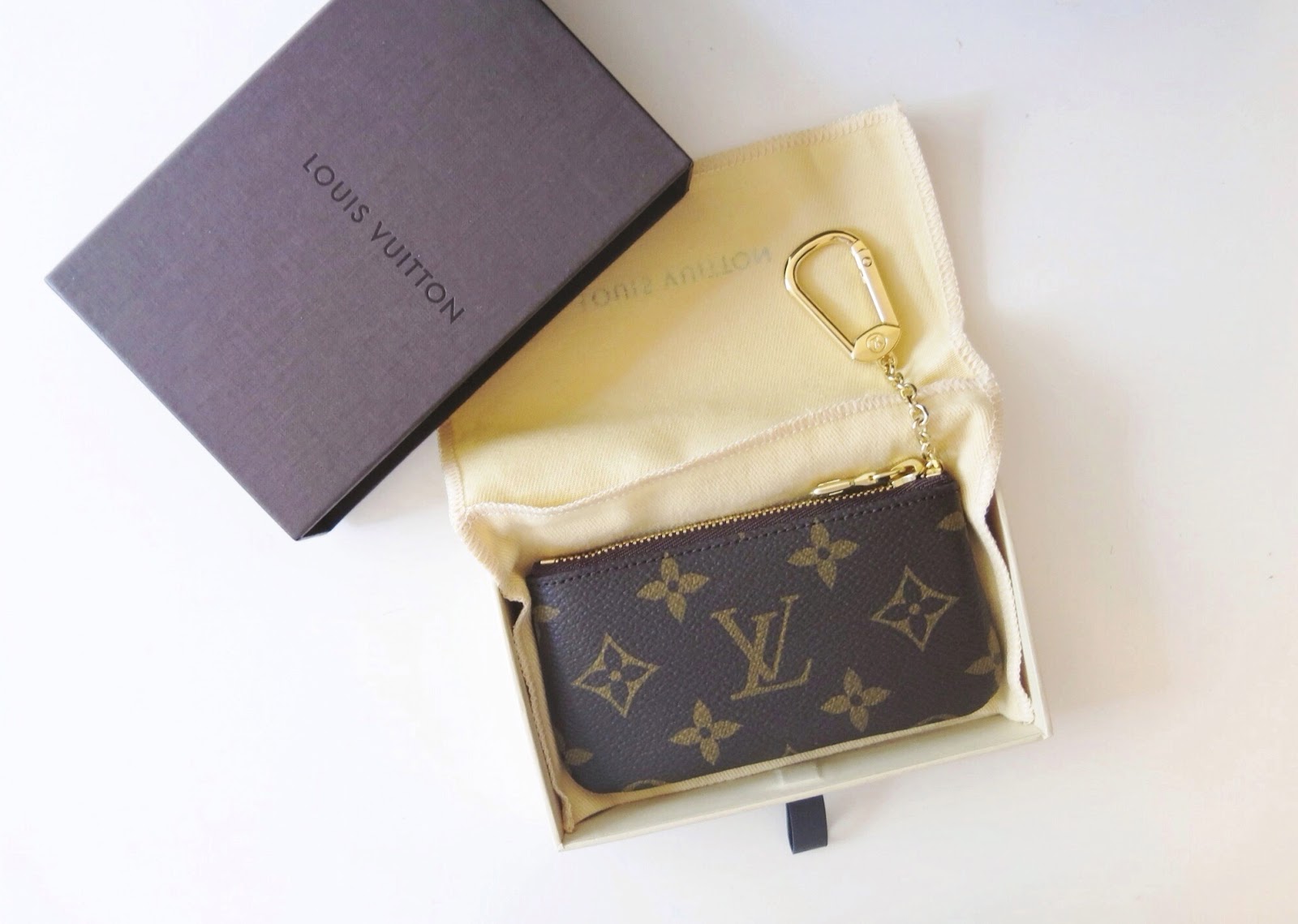 How To Tell If A Louis Vuitton Change Purse Is Really CINEMAS 93