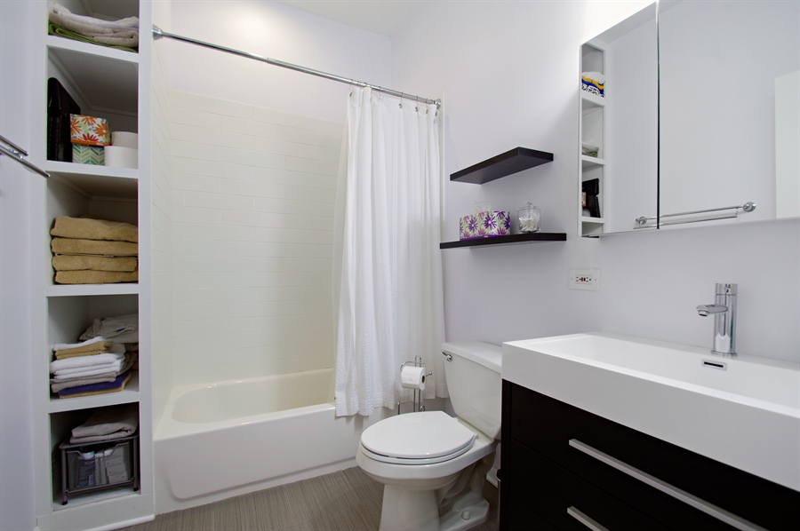 The Chicago Real Estate Local New for sale! Lake View three beds condo