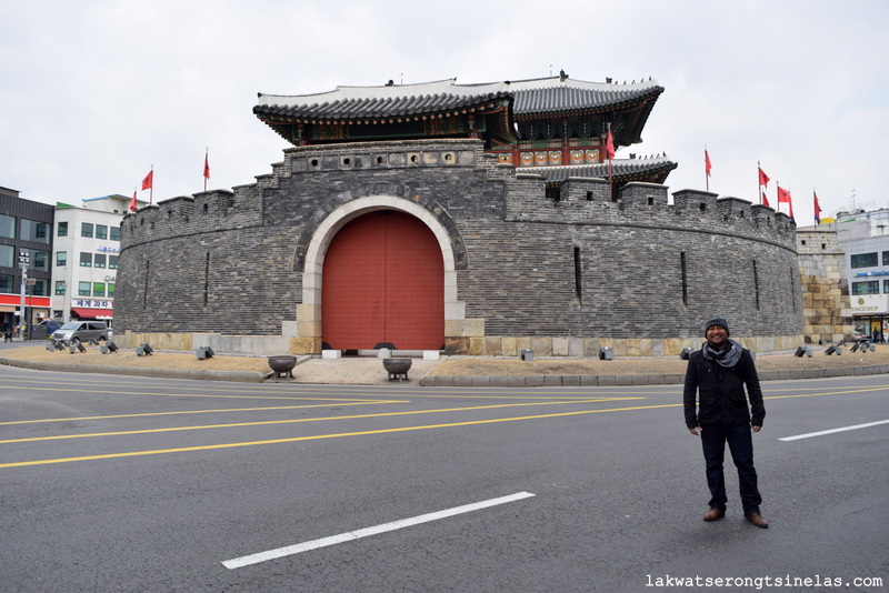 UNESCO WORLD HERITAGE SITE SUWON HWASEONG FORTRESS AND THE PALACE ...