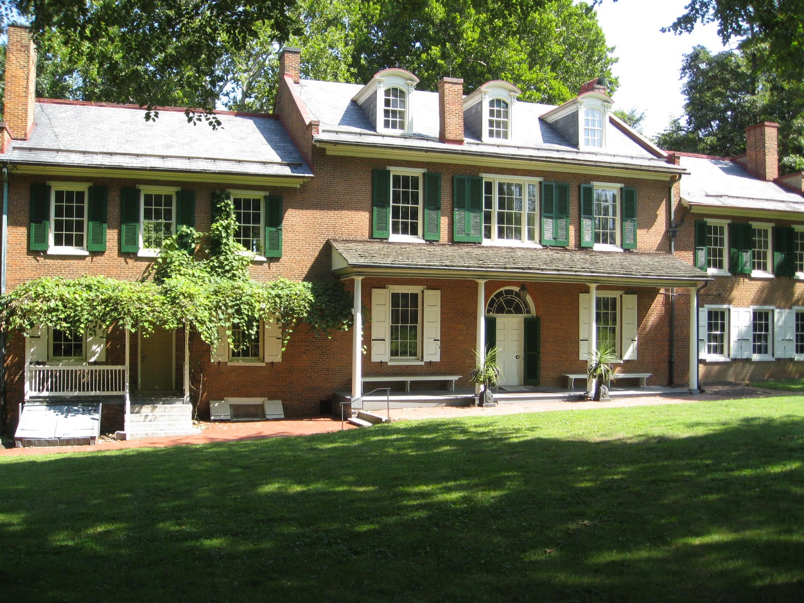 See the USA in an Airstream! Pictures of Wheatland and Rock Ford Plantatio