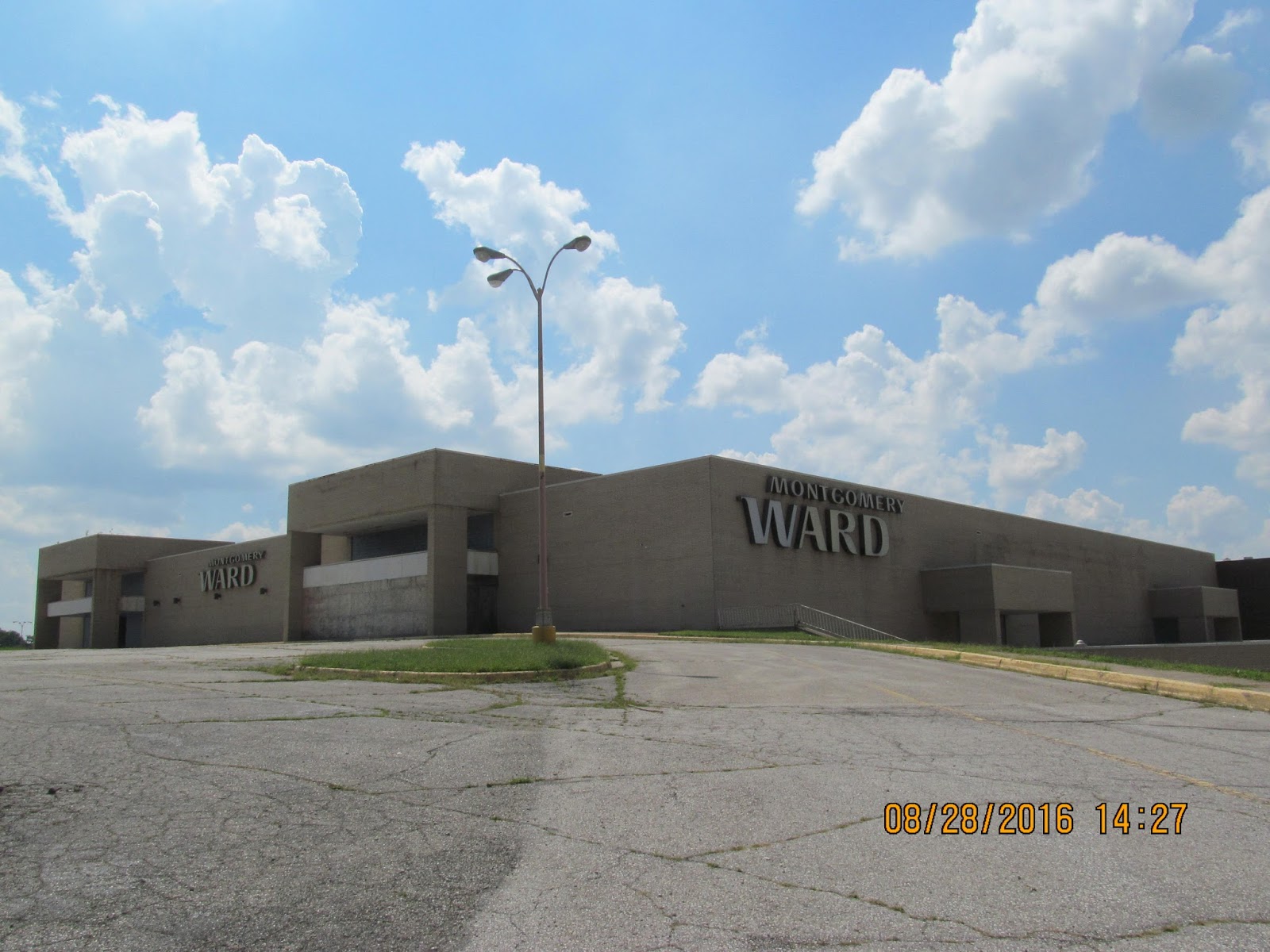 Trip to the Mall Metro North Mall Montgomery Ward 8/16 Update