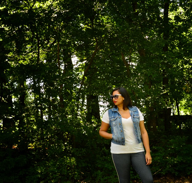 Denim vest and white tshirt style Old Navy printed pixie pants
