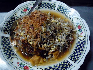6 Makanan khas surabaya yang enak dan terkenal untuk oleh-oleh lontong balap semanggi barat jawa timur malam hari nabati kota daerah keterangannya penjelasannya rujak cingur rawon 6 Makanan khas surabaya yang enak dan terkenal untuk oleh-oleh lontong balap semanggi barat jawa timur malam hari nabati kota daerah keterangannya penjelasannya rujak cingur rawon