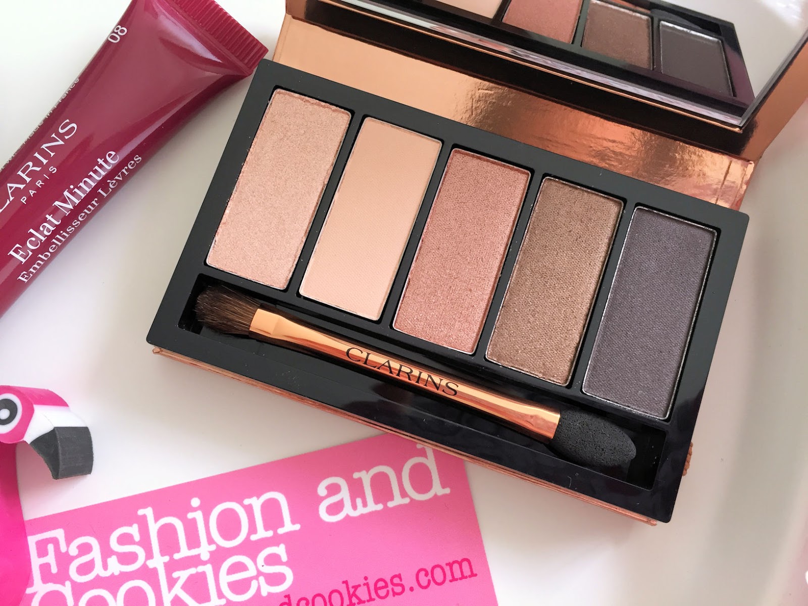 Clarins makeup Instant Glow Spring 2016 collection 5-colors palette review on Fashion and Cookies beauty blog, beauty blogger