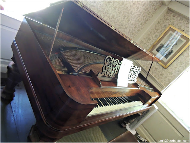 Piano The Old Manse, Concord Piano The Old Manse, Concord