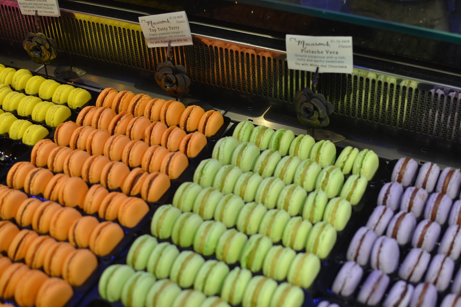 The Glitterati Party ; Anges Du Sucre, London In Between Days