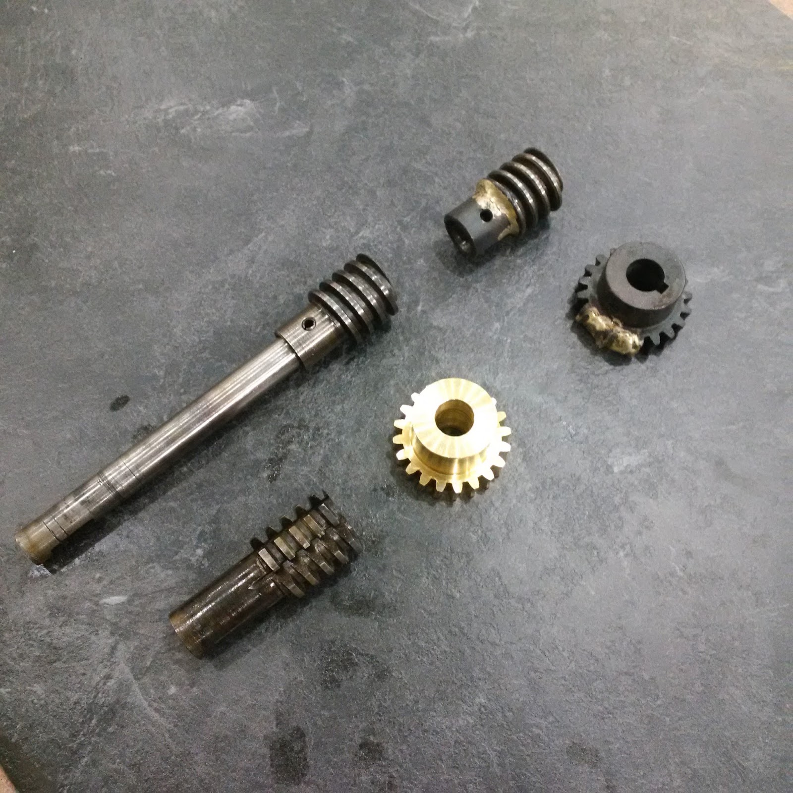 Another Day Another Project Worm And Worm Gear For My Metal Bandsaw