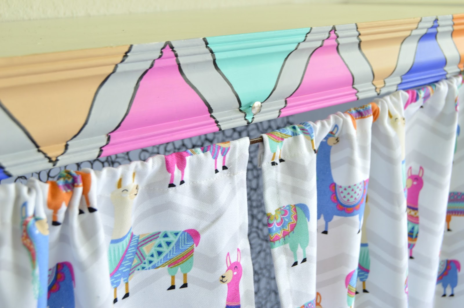 Vikalpah Bookshelf makeover How to add curtains to bookshelf