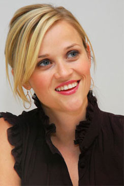 Celebrity Swimsuit: Reese Witherspoon