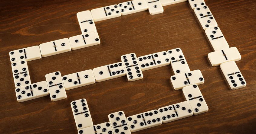Permainan Kartu Domino Online