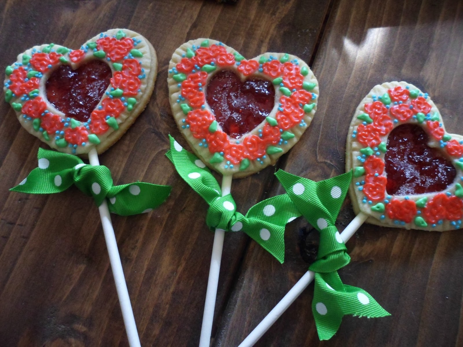 the enchanted oven: Valentine cookie on a stick tutorial