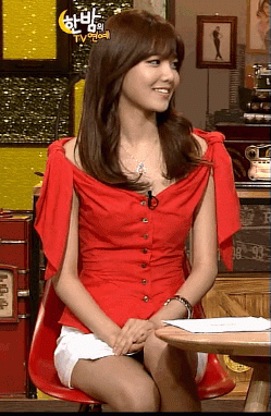 tellmewordsyouwishpertosaywithme: choi soo young-sung yuri-kwon yuri