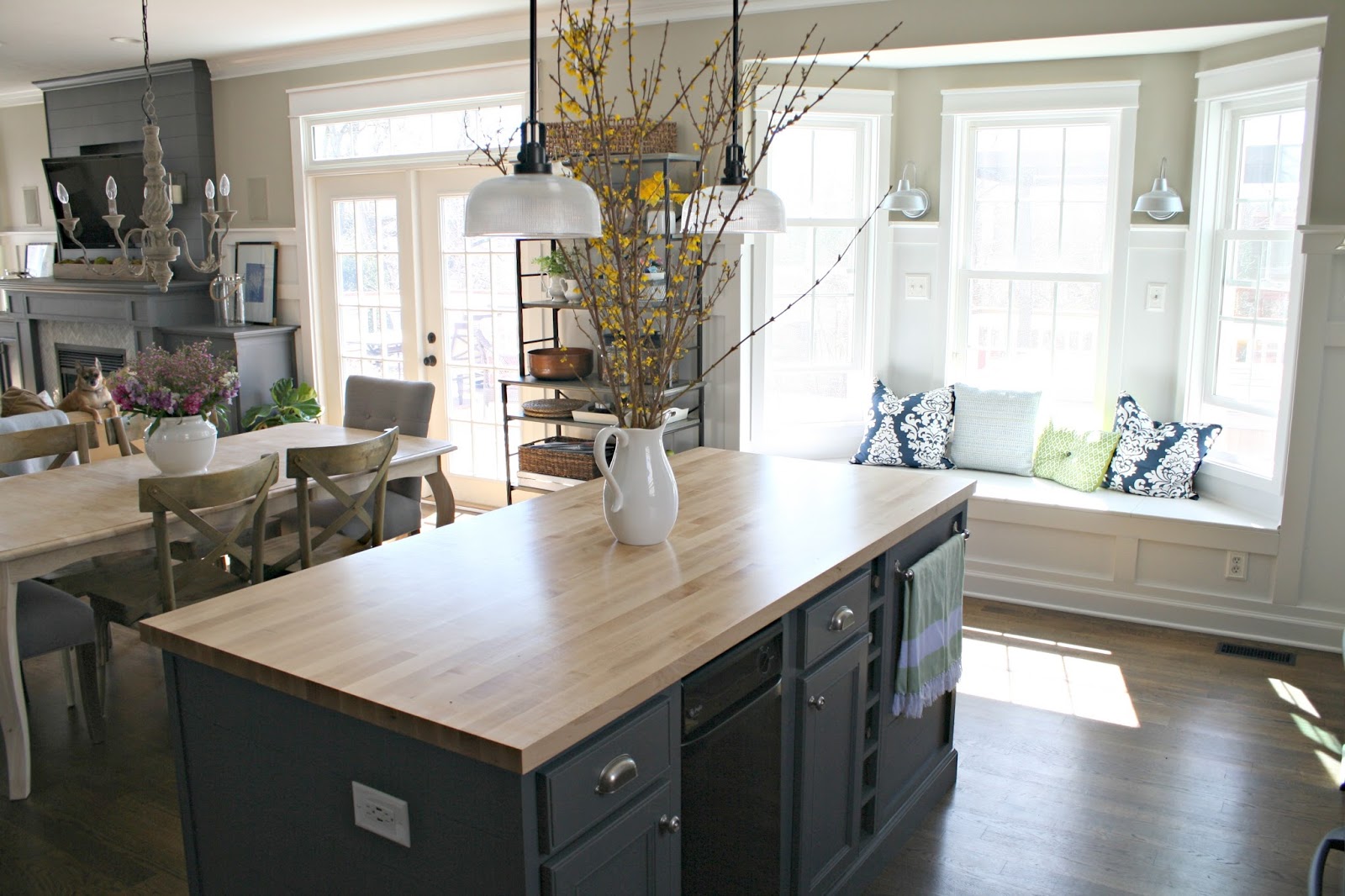 How to paint a kitchen table Thrifty Decor Chick