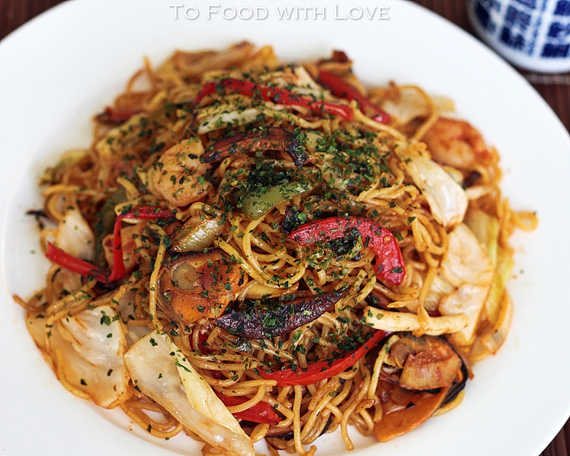 To Food with Love: Seafood Yakisoba (Japanese Fried Noodles)