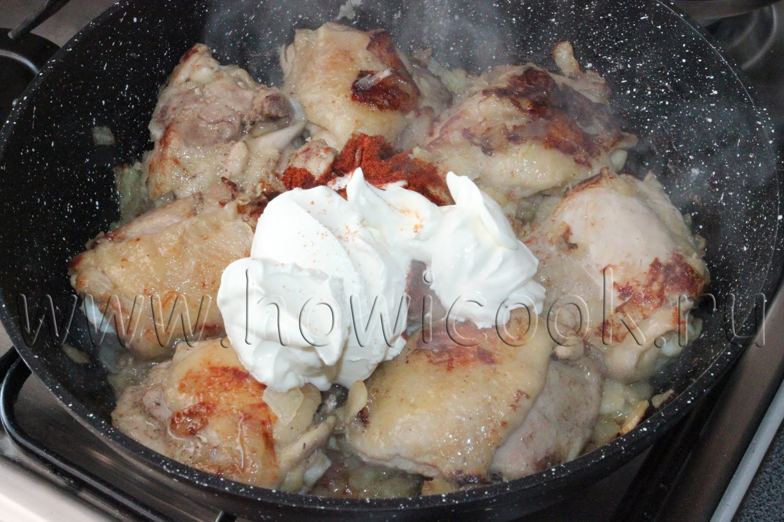 Гедлибже (курица, тушенная в сметане)