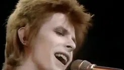 David Bowie - STARMAN (1972) - Música que deu inspiração a Elon Musk de dar este nome ao robô deixado no carro Tesla Roadster lançado ao espaço pelo foguete Falcon Heavy da Space X