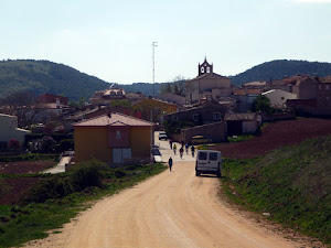 Entrada a Jábaga por el camino de Chillarón