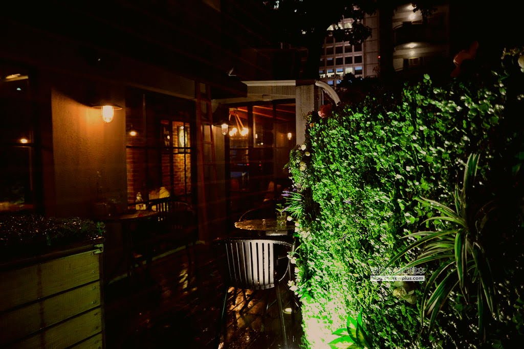 忠孝敦化餐酒館,國父紀念館站餐酒館,東區調酒,深夜食堂,小酒吧