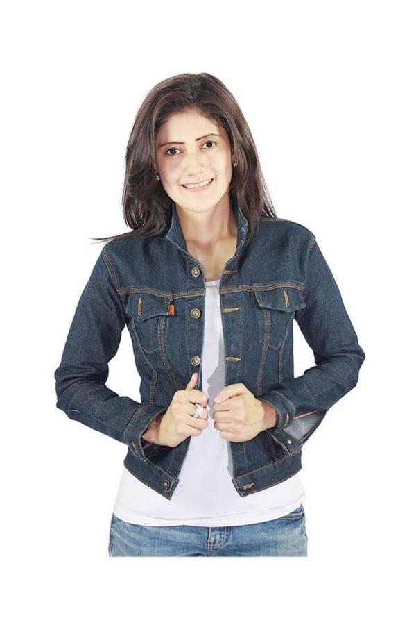 5 Gaya Stylish dengan Jaket Jeans