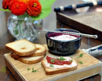 Roasted Roma Tomato Dip ♥ KitchenParade.com