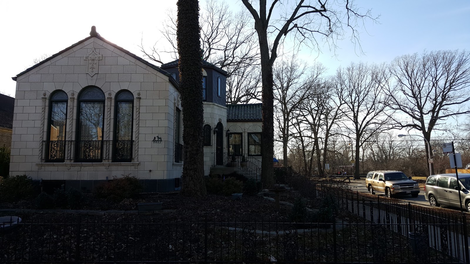 The Chicago Real Estate Local: Home sales along Legion Park in Lincoln Square, West Ridge