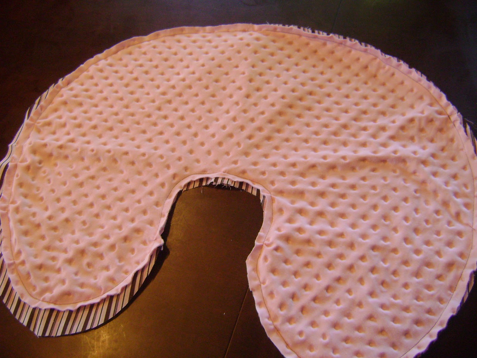 Kalleymade Make a Boppy Slipcover Tutorial