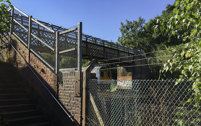 Railway footbridge. Walk around the Hawkwood Estate 13, 30 August 2016. Railway footbridge. Walk around the Hawkwood Estate 13, 30 August 2016.