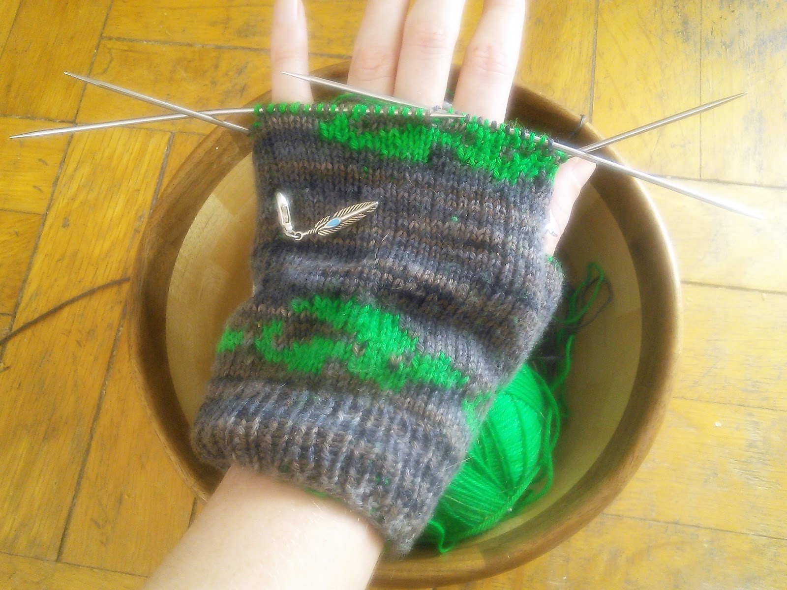 WIP Wednesday Symbol Gloves Thumb!