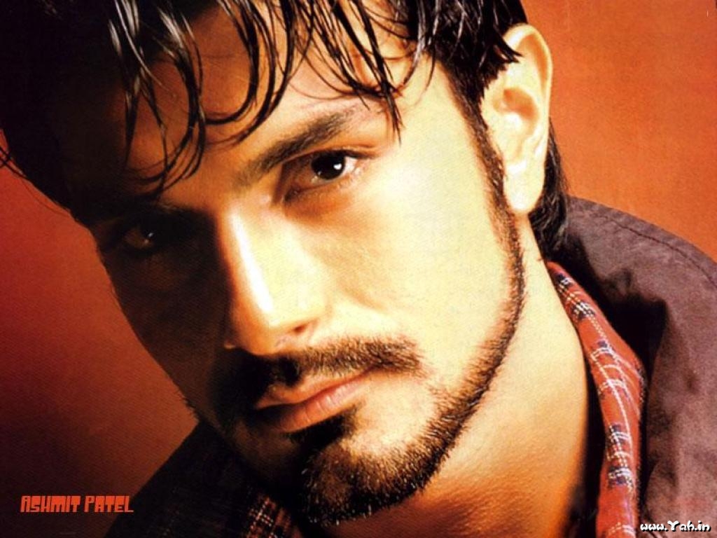 Сушилы раджни патель. Ашмит патель. Ашмит патель. Актер ашмит патель индийский. Ашмит патель.