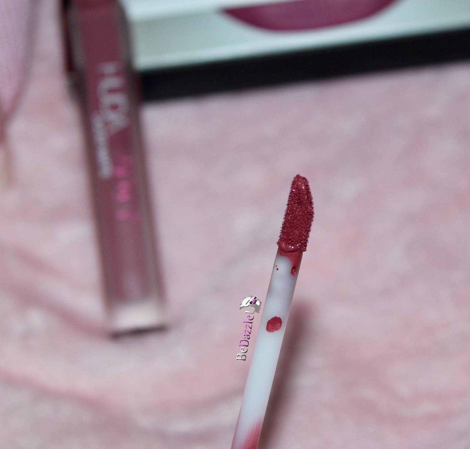 Huda Beauty Lipstick Applicator