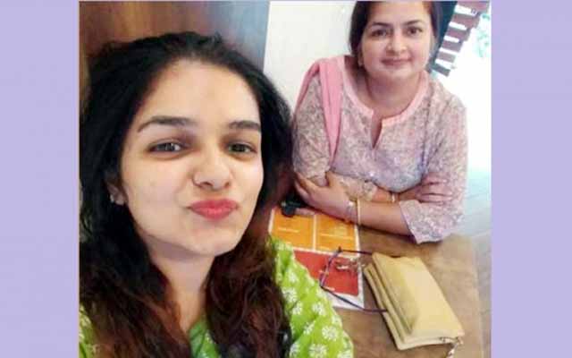 Daughter's ad to find 'Handsome' pot for mom! মায়ের জন্য ‘হ্যান্ডসাম’ পাত্র খুঁজতে মেয়ের বিজ্ঞাপন!