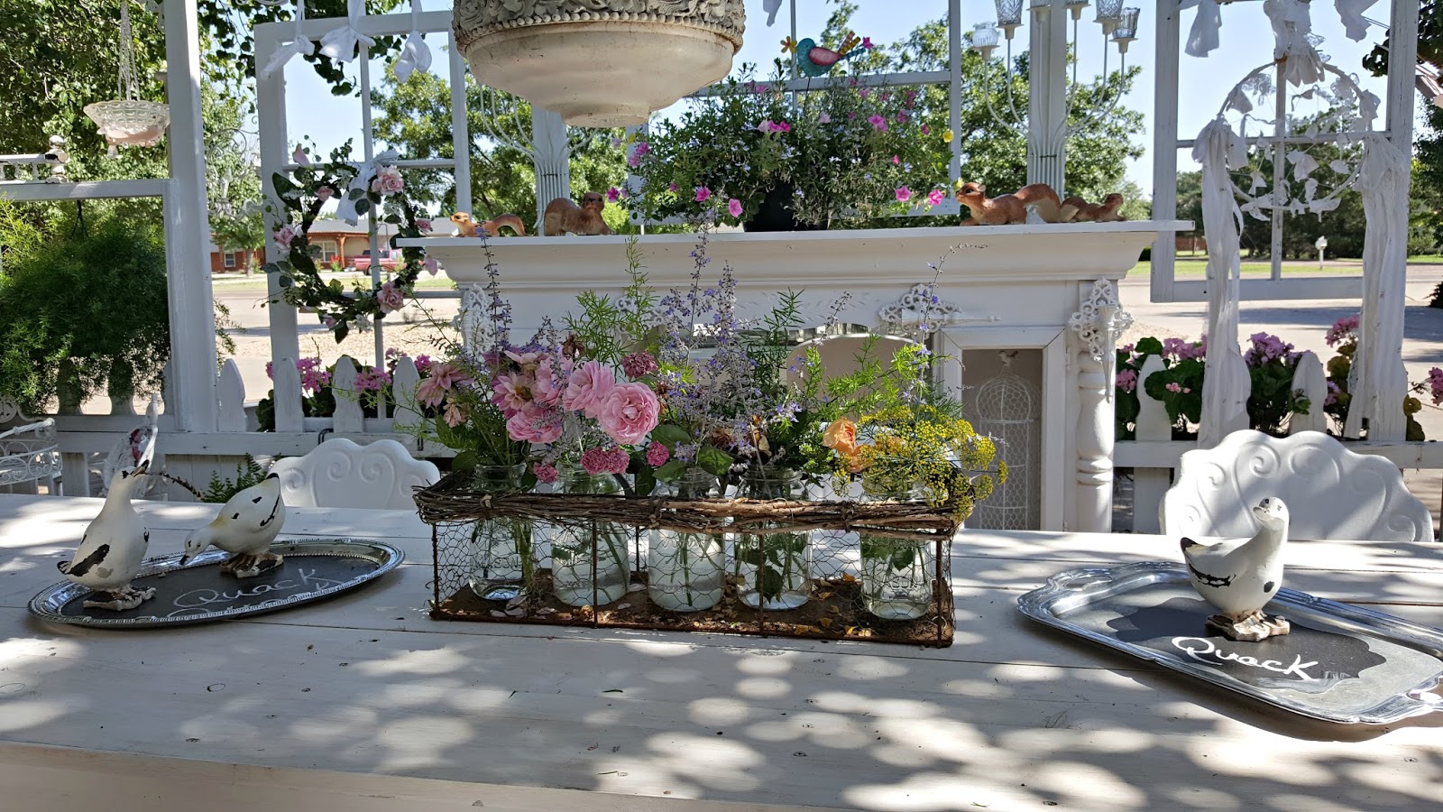 Penny's Vintage Home: Summer Centerpiece for the Outdoor Great Room