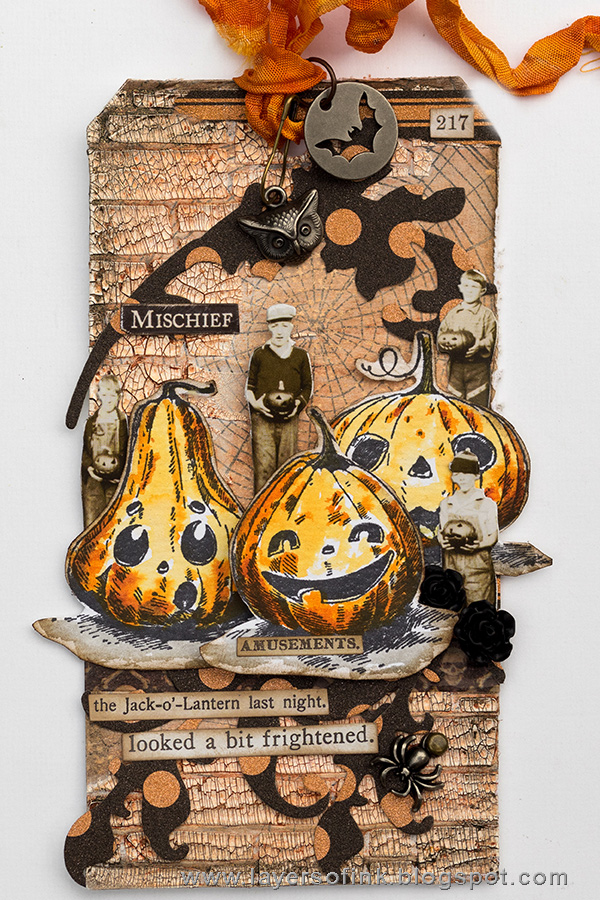 Layers of ink - Shimmer and Shine Halloween Tutorial by Anna-Karin Layers of ink - Shimmer and Shine Halloween Tutorial by Anna-Karin with Tim Holtz Halloween products