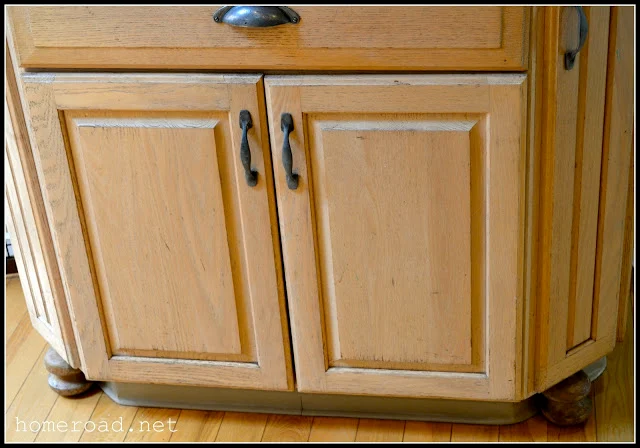 How to chalk paint® kitchen cabinets www.homeroad.net