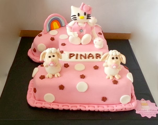 Renkli Tatlar Hayata Tat Katar Hello Kitty Bir Yaş Pasta.