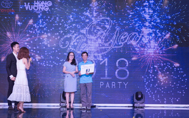 Tiệc tất niên Toyota Hùng Vương 2017 ảnh 22 Tiec tat nien Toyota Hung Vuong 2017 anh 22