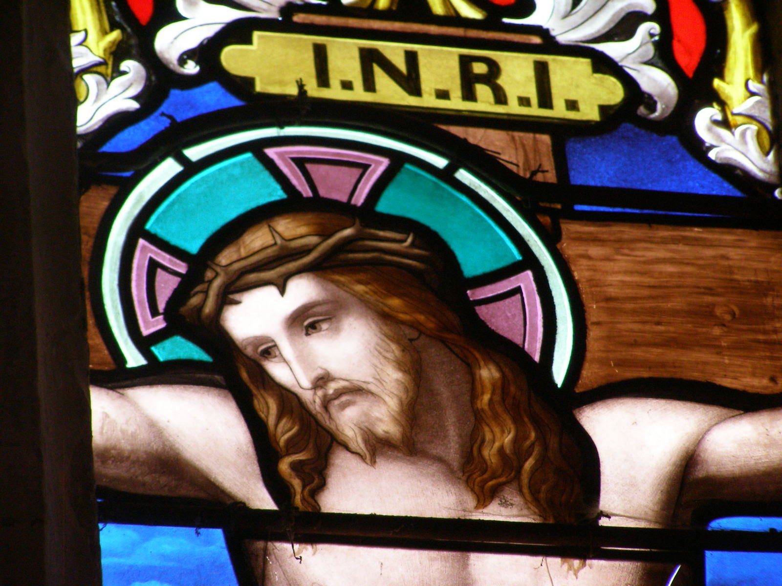 Christ en croix, église de Trelins ©Défrade