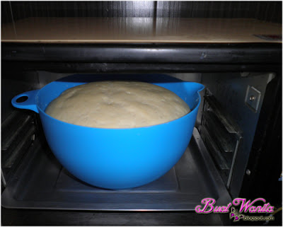 Cara Kembangkan Doh 30 Minit Sahaja Guna Oven. Teknik kembangkan doh roti pau menggunakan oven. Tips kembangkan doh roti pau dalam masa singkat.