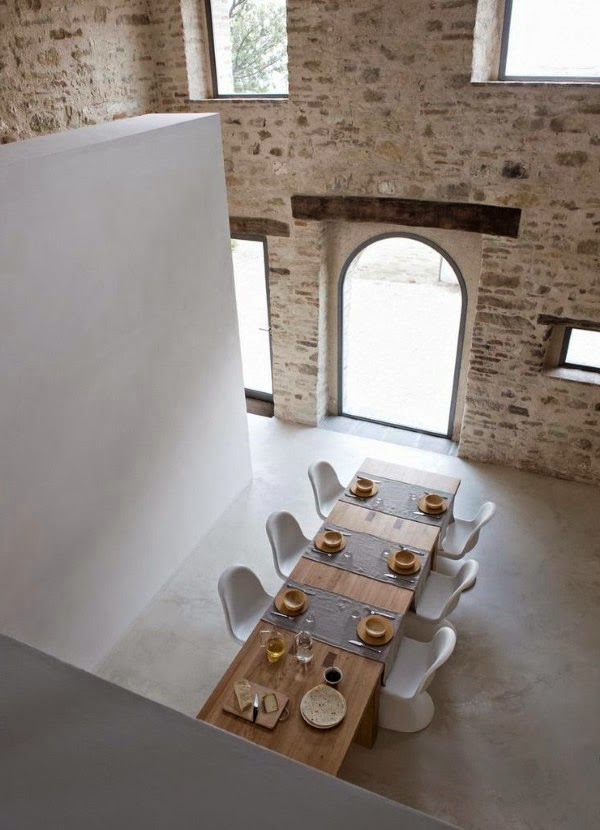 Eıne 300-year-old Italian farm with minimalist interiors