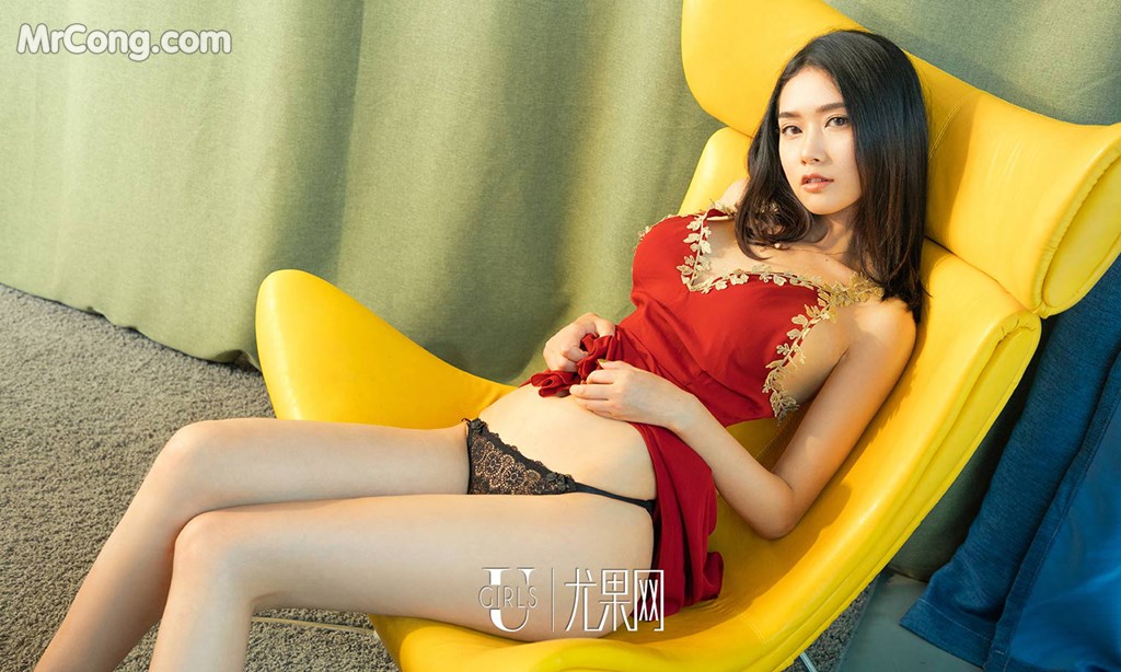 UGIRLS - Ai You Wu App No.1190: Model Fang Zi Xuan (方子萱) (35 photos)