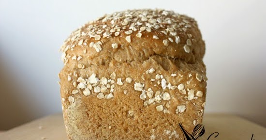 Pão de aveia e açúcar escuro (fermento comercial)