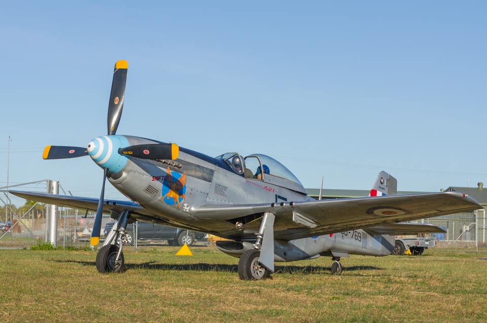 Air Queensland.blogspot "Snifter" the Mustang captured at Mackay Airport