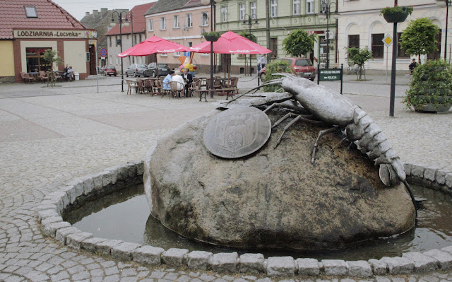 Fontanna Wielkiego Raka w Moryniu Rynek miejski w Moryniu
