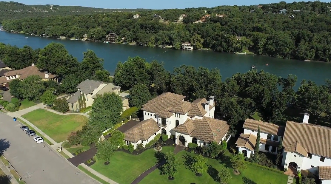 Tour Lake Austin Waterfront Modern Classic Home vs. 25 Interior Design Photos