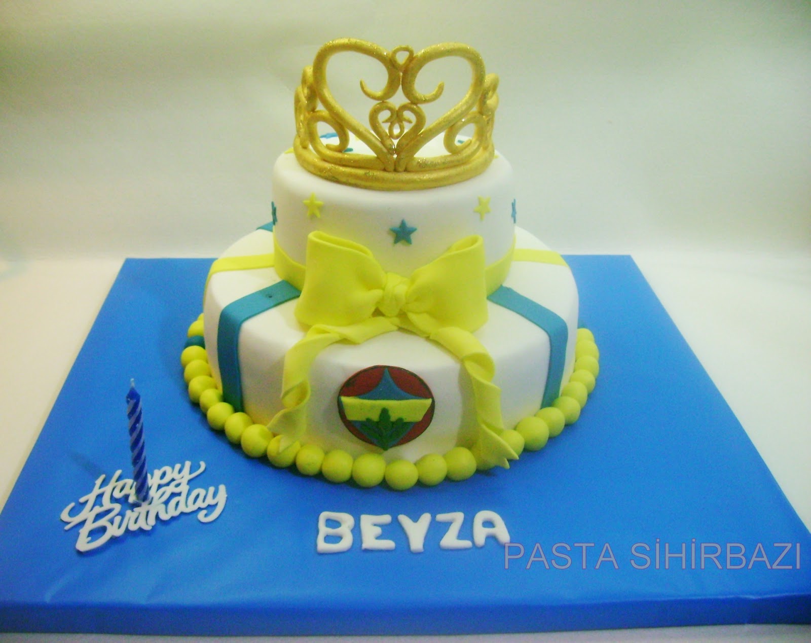 PASTA SİHİRBAZI FENERBAHÇELİ TAÇ PASTA