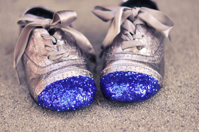 DIY cap toe glitter shoes, kids shoe diys