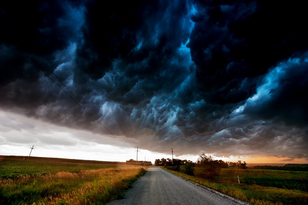 The Flying Tortoise: Mike Hollingshead Photographs Scary Stormy Skies...