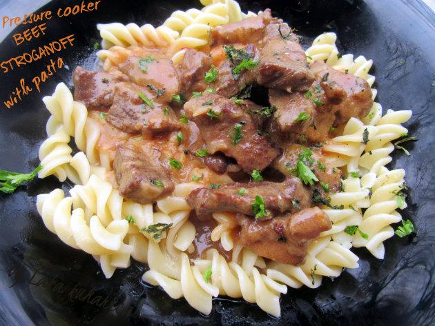 Ekspresni Stroganov s tjesteninom ☆ Pressure cooker beef Stroganoff with pasta Pressure cooker beef Stroganoff with pasta by Laka kuharica: famous Russian dish that has been around for several centuries.